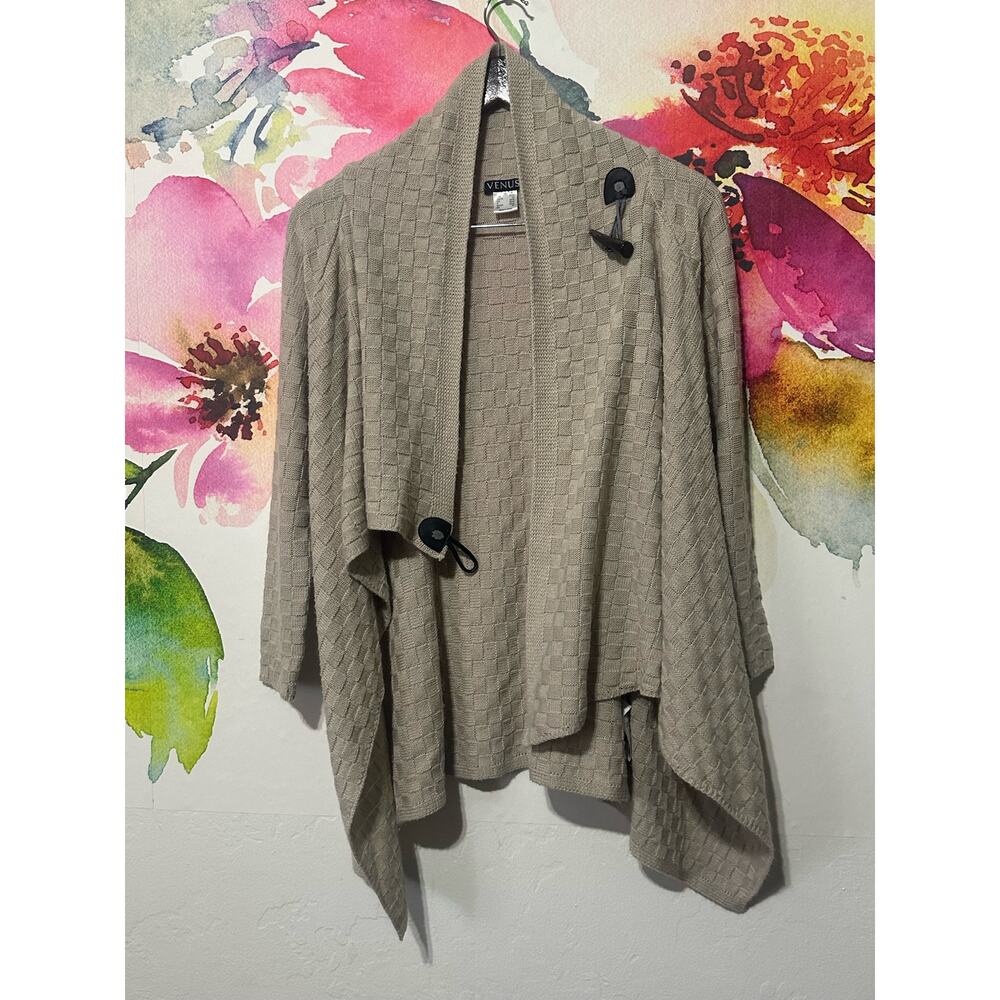 VENUS Waffle Cone Cardigan Sweater XSmall Light Weight Beige